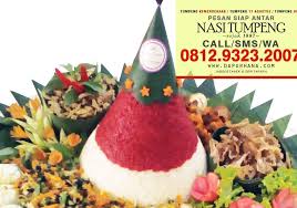 Sekarang anda juga bisa membuat nasi tumpeng dengan variasi warna merah putih untuk. Pesan Nasi Tumpeng Kreasi Tumpeng Hut Ri Lomba Tumpeng 17 Agustus Tumpeng Hias Hari Kemerdekaan Food And Drink Food Cheese