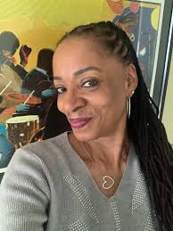 Good morning everyone!! Feeling amazing in thift vintage sweater in church  and my trench style long coat nwt $189 my price $7