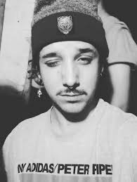 Ai amigo, a ficha ainda não caiu que você se foi.. Quantos anos nos  conhecemos? 16 anos ??? Não posso esquecer que você foi uma das pessoas que  me ajudou a conseguir