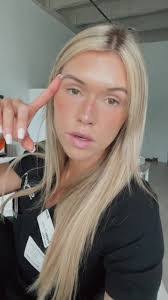 Brooke Bauman's Instagram, Twitter & Facebook