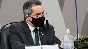 Veja o perfil completo no linkedin e descubra as conexões de elcioelcio e as vagas em empresas similares. Saiba Quem E Elcio Franco Ex Secretario Do Ministerio Da Saude Que Usava Faca Na Caveira Politica Diario Do Nordeste
