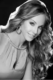 Janet Blum's Instagram, Twitter & Facebook