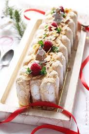 Buche Patissiere Au Chocolat Blanc Et Insert Framboises Recette Buche Chocolat Recettes De Cuisine Patissiere