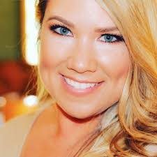 Tara Stroud's Instagram, Twitter & Facebook