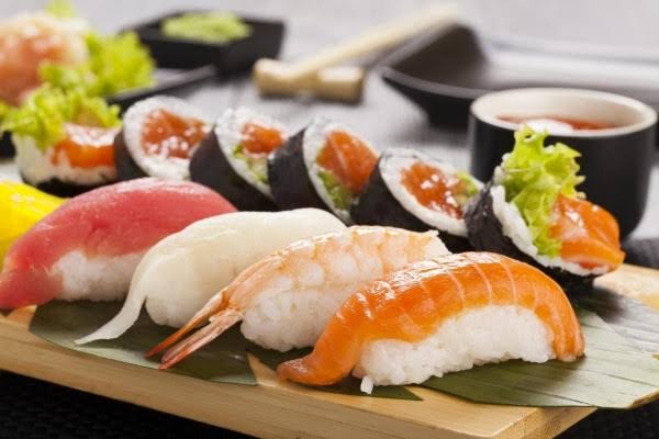 Hasil gambar untuk sushi"