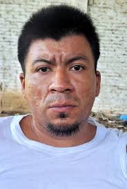 En Usulután, capturamos a 3 terroristas: -Eliseo Amaya Sigarán, alias  Cheyo, con orden de captura por homicidio agravado, mismo delito por el que  tiene antecedentes en 2013 y 2018. -Franklin Abelardo Campos, alias Gota.