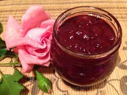 Marmellata di petali di rosa. Marmellata Di Rose E Estremamente Fine E Profumata Una Vera Prelibatezza