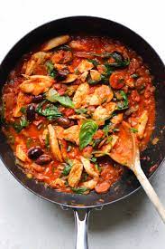 Slice the chicken and arrange it on plates. Chicken And Chorizo Pasta With Spinach The Last Food Blog