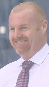 Sean Dyche Christmas Football Snow