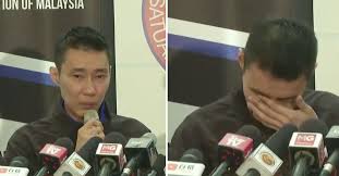 Gold medallist lee chong wei of malaysia celebrates his win. Breaking Lee Chong Wei Tearfully Announces His Retirement In Badminton