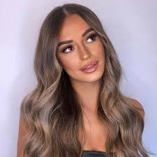 Savanna Taylor's Instagram, Twitter & Facebook