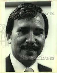 1982 Press Photo Dr. Max Castillo portrait
