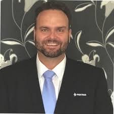 Ryan Gosnell's Instagram, Twitter & Facebook