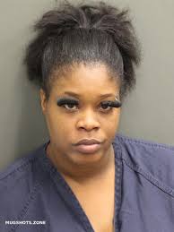 Lakendra Dixon's Instagram, Twitter & Facebook