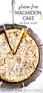 This Easy Almond Macaroon Cake Is A One Bowl Flourless Cake Made With Lots Of Almonds And Sweetened Coconut In 2020 Almond Macaroons Gluten Free Cakes Macaroon Cake
