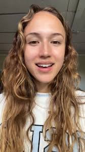 Madison Ryann Ward's Emotion-Filled Cover of "Mirror