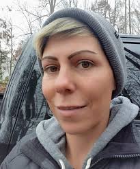 Let your skin ✨ GLOW ✨ with all the juicy benefits of the new Bioré  Brightening Line. This line dissolves + removes stubborn pore build up to  improve skin tone + texture