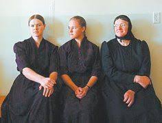 Mennonite Women The One With Black Headdress Is Married Other 2 Are Not This Is What The Women In My Culture Dress Like I Mennonite Plain People Wise Women