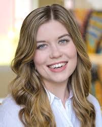 Tara Thibodeaux's Instagram, Twitter & Facebook