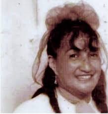 Can someone please clear this pic up for a friend for Mother's Day