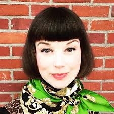 Leslie Clements's Instagram, Twitter & Facebook