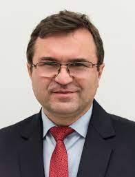 Gorsze bycie brudnym czy zjadanie misjonarzy?, pis poprze obniżenie wieku obowiązku szkolnego, girzyński w wp: Zbigniew Girzynski Wikipedia