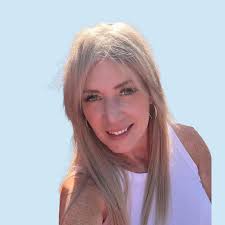 Real Estate Agents Discuss Open House Business Card Tactics