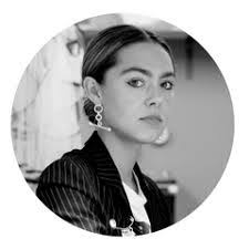 Emily Barrett's Instagram, Twitter & Facebook