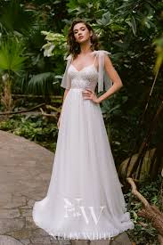 Maybe you would like to learn more about one of these? Brautkleid Verspielt Schleife Tullrock Marry4love Berlin Brautkleider Verleih Und Hochzeitskleider Verkauf Brautmode Nach Mass