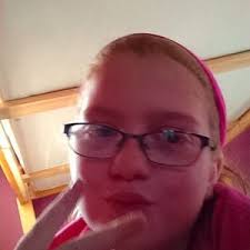 Hollie Whitmore's Instagram, Twitter & Facebook