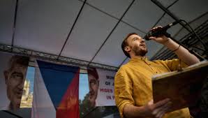 Premiérovi dají na letné ultimátum a nalajnují červené čáry. Mikulas Minar Mila Babi Nelibi Se Mi Co Se V Nasi Zemi Za Soucasne Vlady Deje Casopis Vital