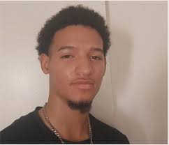 MISSING PERSON ALERT Please help us find a missing 17-year-old male  Description: • Name: Isaac Leon • Appearance: Hispanic male, 5 feet 9  inches tall, weighs 145 lbs • Clothing: Last seen