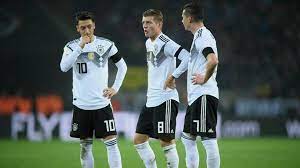 Composition 100 % polyester recyclé. Allemagne Foot Home Facebook