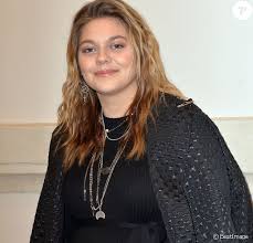 The lovers go from bed to bed / in the hotels, on the parking lots / to escape all this melancholy / the heart of towns the sad faces / down days and. Louane Maman Pour La Premiere Fois Elle Revele Le Prenom De Son Bebe En Photo Purepeople