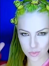 Exploring the Music of Edie Brickell: I Am What I Am