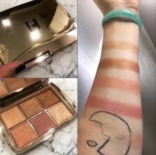 I've honestly wanted an hourglass holiday palette for the longest time, but none . Rozhdestvenskaya Paletka Dlya Lica Hourglass Ambient Lighting Edit Unlocked Palette Holiday 2018 Pervaya Informaciya I Svotchi 1beautynews Ru