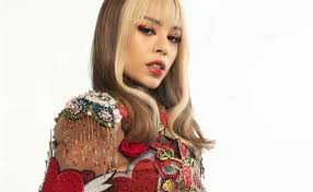 La cantante mexicana está a poco de presentar nueva canción. Danna Paola Su Novio La Apoya Con La Promocion De K O Puro Amor Soy Carmin