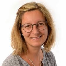 Melanie Sasse's Instagram, Twitter & Facebook