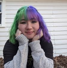 Beth Schrag's Instagram, Twitter & Facebook