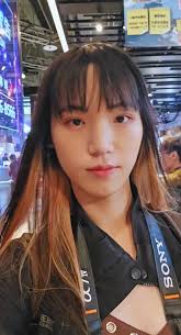 I may be ugly, but:, -I use all 4 USB ports 🔌, -I text back in 3 sec, -I  write cute notes with your lunches ✏️, -I split the bill 50/50