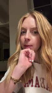 Hallie Singleton's Instagram, Twitter & Facebook