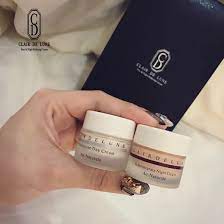 With the decor clair de lune, the magical attraction of the moon is transformed into numerous extraordinary compositions in black. Qoo10 Ready Stock New Packaging Made In Hk Clair De Lune Daynight Refining Skin Care