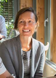 Judging her age, she looks like more than 25 years old woman. Dr Sarah Harrison