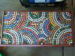 Bottle Cap Table Design Crafting 101 Pinterest Kronkorkentisch Kunst Mit Flaschenverschlussen Recycelte Kunst
