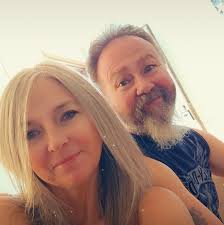 Woman's mom rescues stray cats