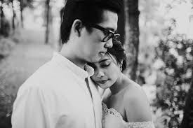 Foto dengan model seperti ini akan memberikan kesan tersendiri bagi para tamu undangan yang hadir saat acara pernikahan. Ryan Uti Prewedding Pingan Kintamani