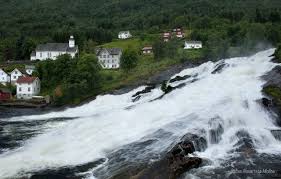 Instantes Fotos De Sebastian Navarrete Hellesylt Y La Cascada Sunnylvsfjord Noruega Cin Arte En Espana Blog Del Fotografo Cascadas