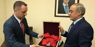 Michel houellebecq, les bleus, stéphane bern… ils font partie de la nouvelle promotion de la légion d'honneur. Cinq Questions Sur La Legion D Honneur