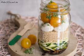 Wir holen uns das italienische flair auf den teller. Couscous Zucchini Mozzarella Salat Im Glas Rezept Makeitsweet De