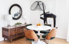 Browse a large selection of kitchen and dining room tables, including wood, metal, plastic and glass dining table ideas in round, oval and rectangular designs. Inspiring Decors That Frame Round Pedestal Dining Tables